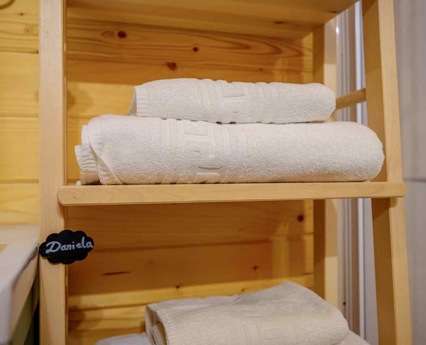 MADERA Y MIEL-0081 Baño casa rural madera tipo Bungalow