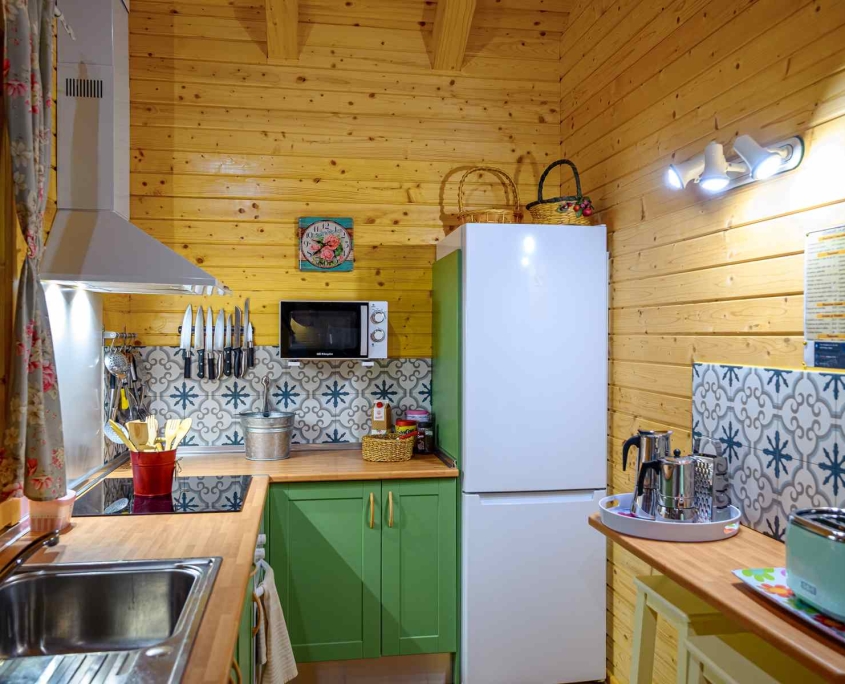 MADERA Y MIEL-0100 Cocina casa rural madera tipo Bungalow Toledo