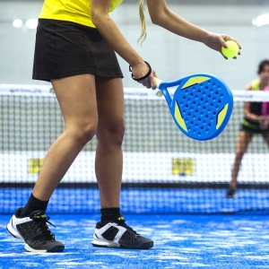 Pádel cerca casa rural Madera y Miel